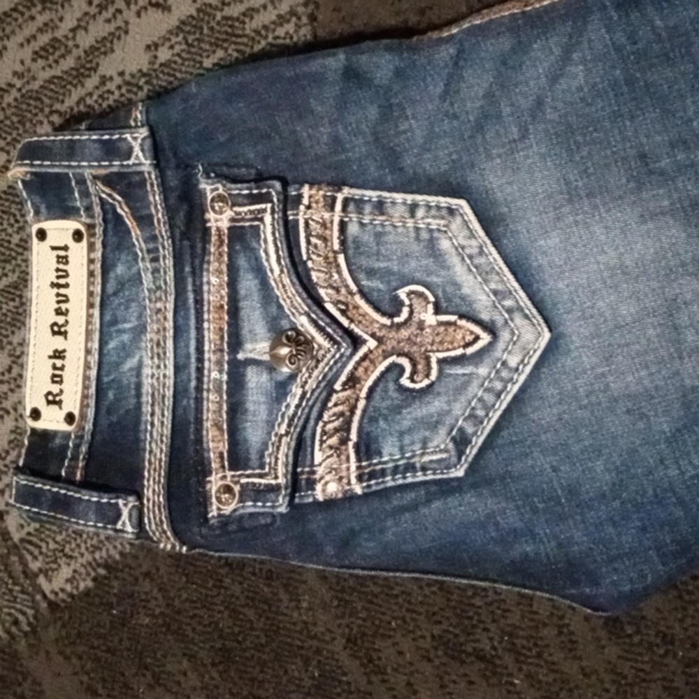 Rock revivals size 27 skinny jeans with bling